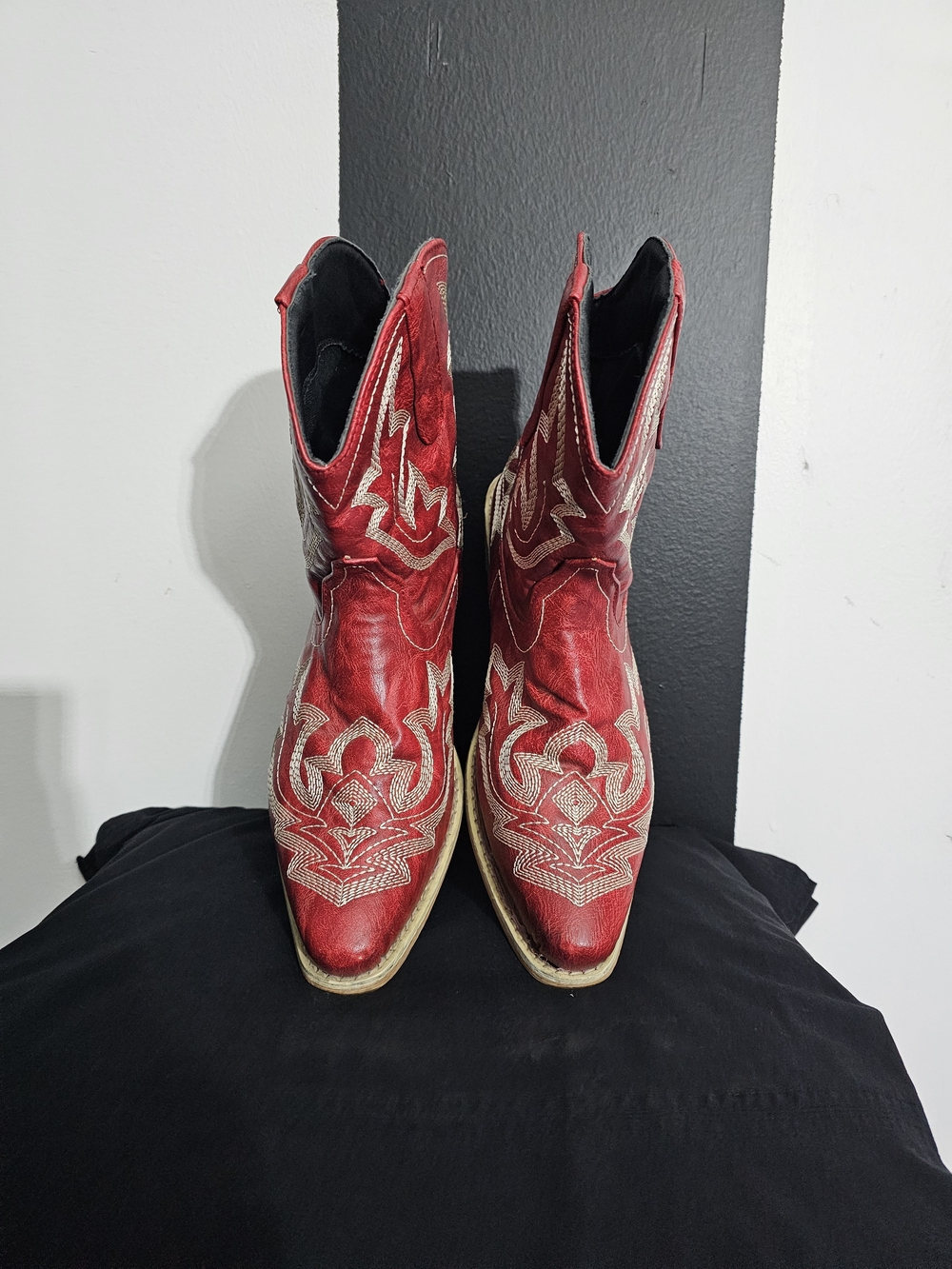 Ariat Red Western Embroidered Ankle Boots - Picture 2 of 4